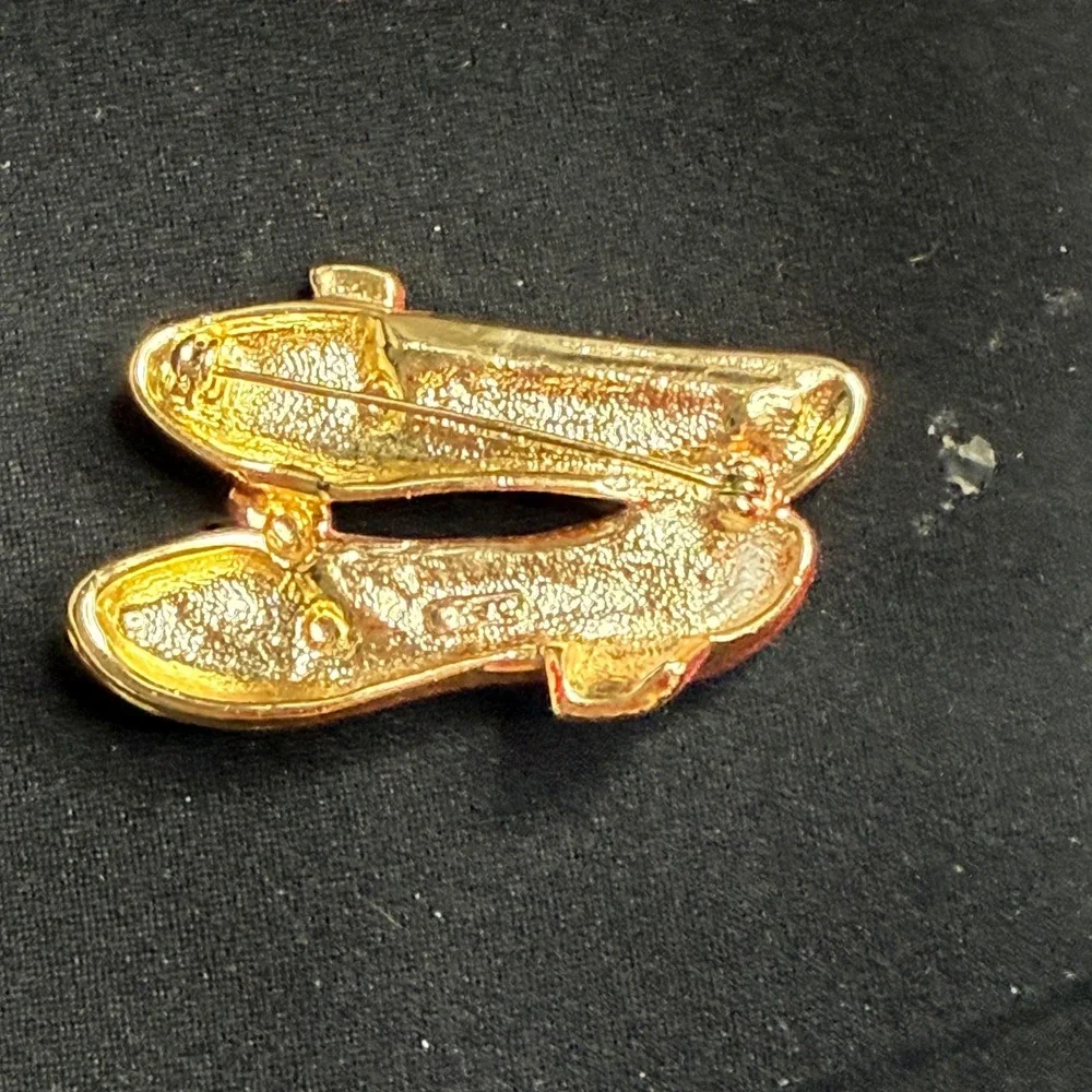 VTG Sparkly Red Ruby Slippers Brooch‎ Pin Jewelry Inspired by The Wizard of Oz